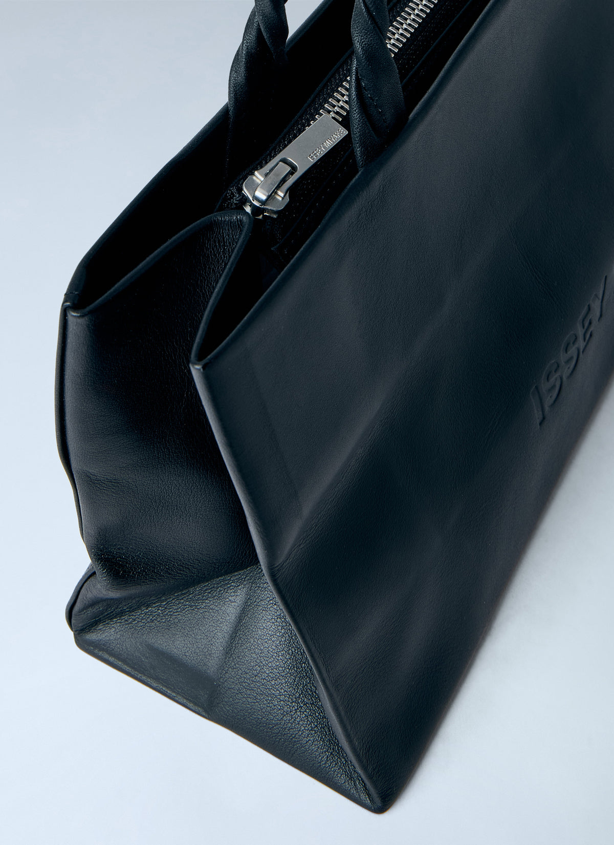 Issey Miyake Women Paper Handbag ISSEY MIYAKE