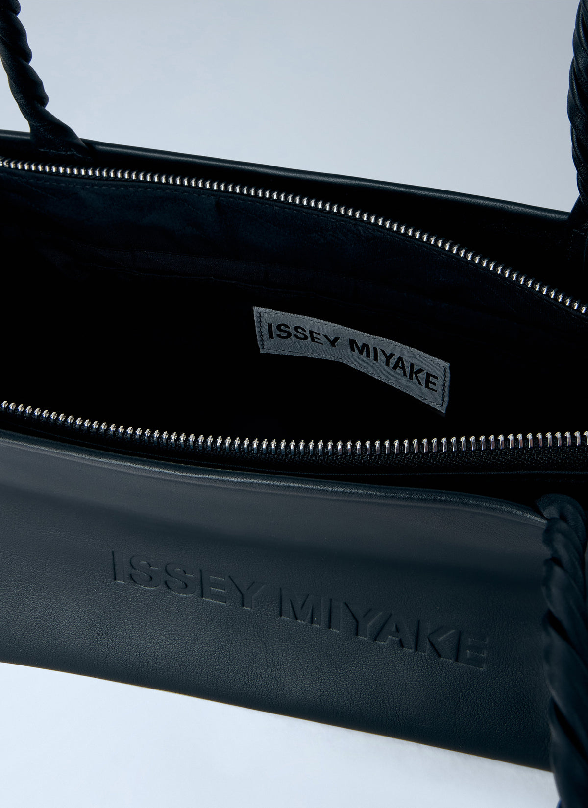 Issey Miyake Women Paper Handbag ISSEY MIYAKE