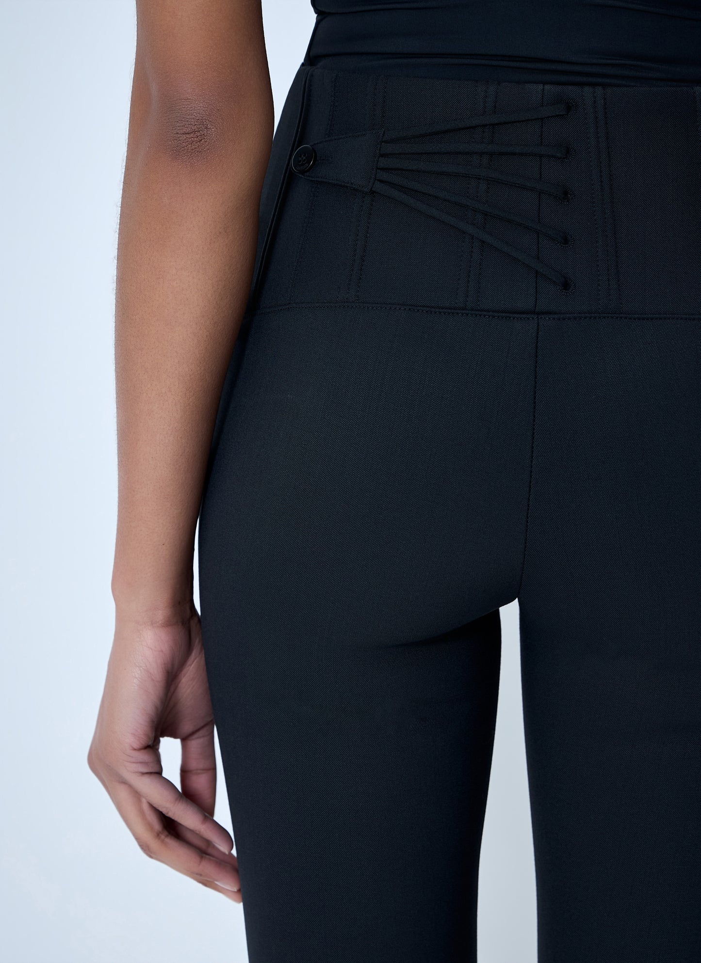 Jacquemus Women High-Waisted Buttoned Cycling Pants JACQUEMUS