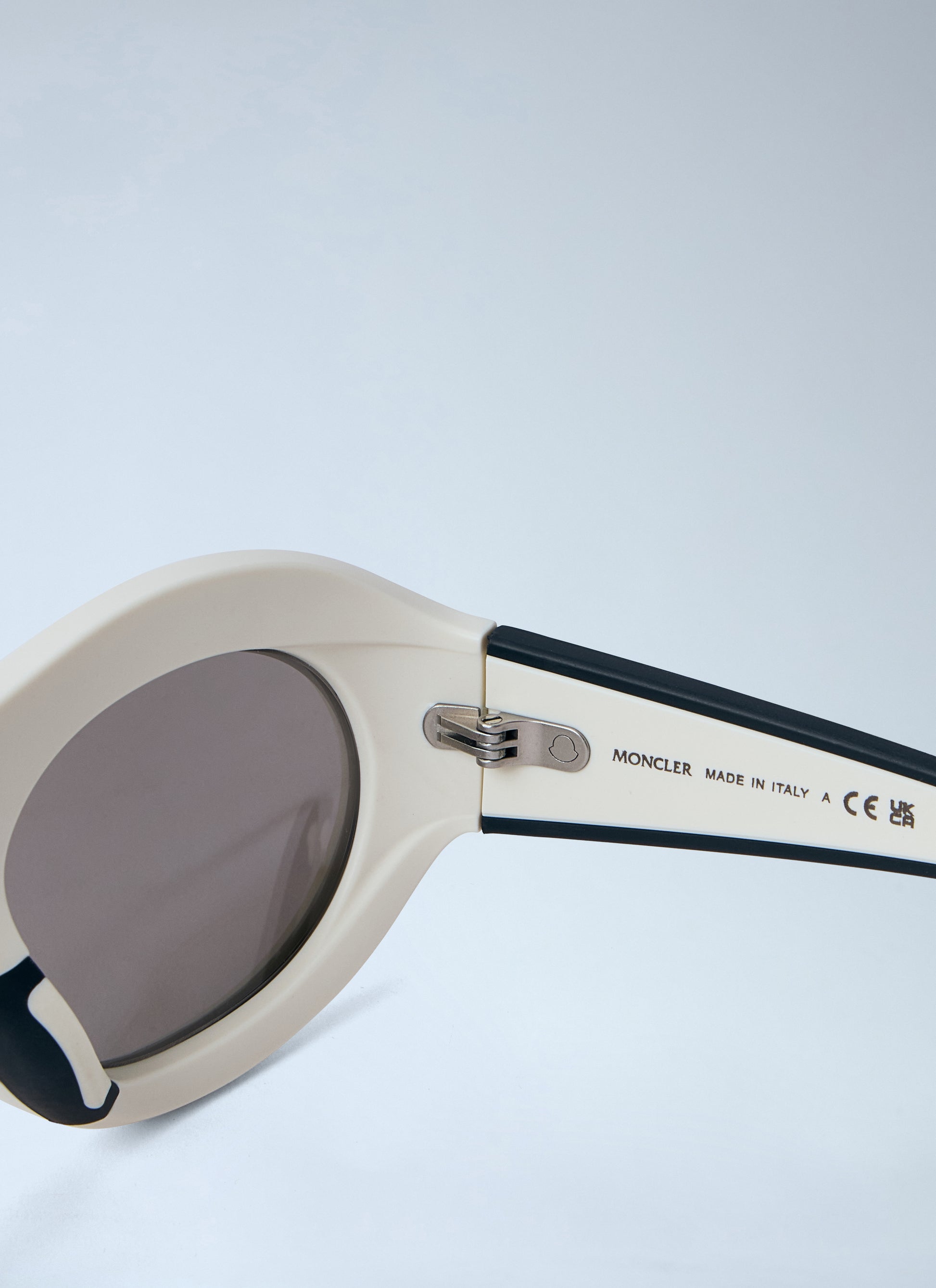 Moncler Men Oval Frame Sunglasses MONCLER