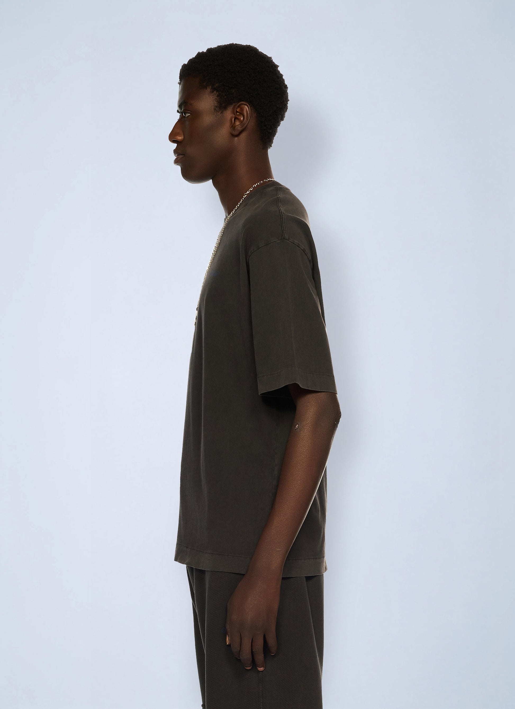 Off-White Men Faded Painting Skate Logo T-Shirt OFF-WHITE
