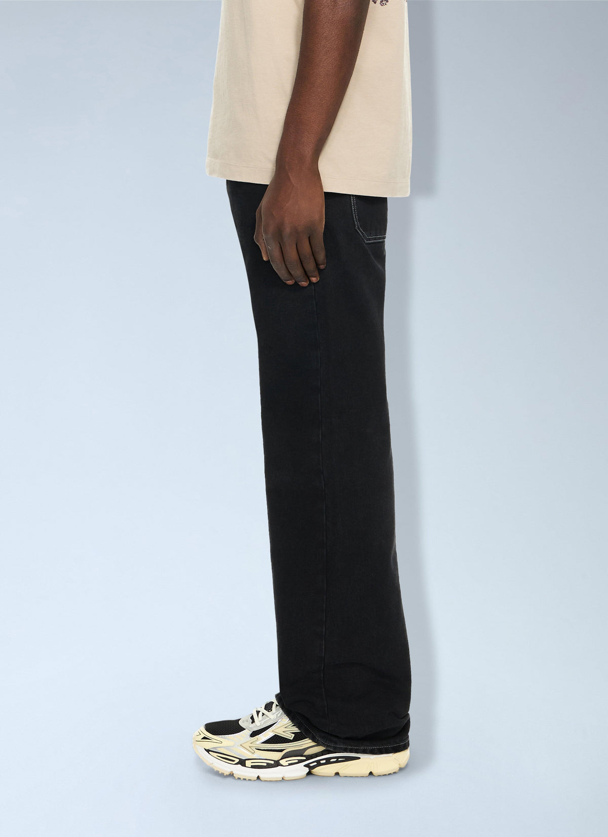 Off-White Men Half Arrow Slim Relaxed Jeans OFF-WHITE