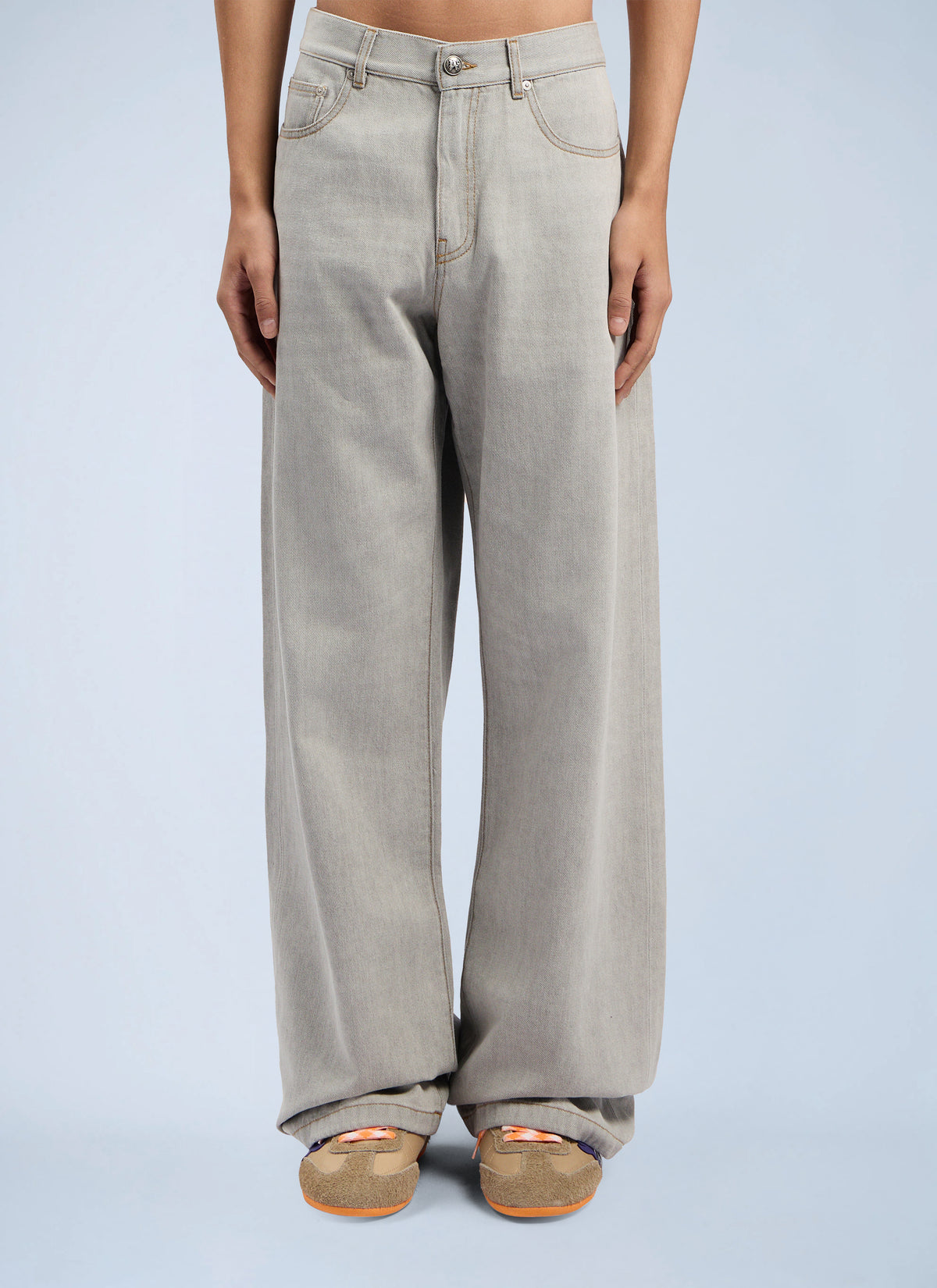 Palm Angels Men Curved Logo Loose Denim Pants PALM ANGELS