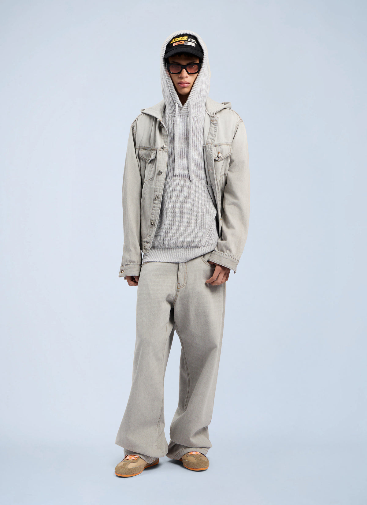 Palm Angels Men Curved Logo Loose Denim Pants PALM ANGELS
