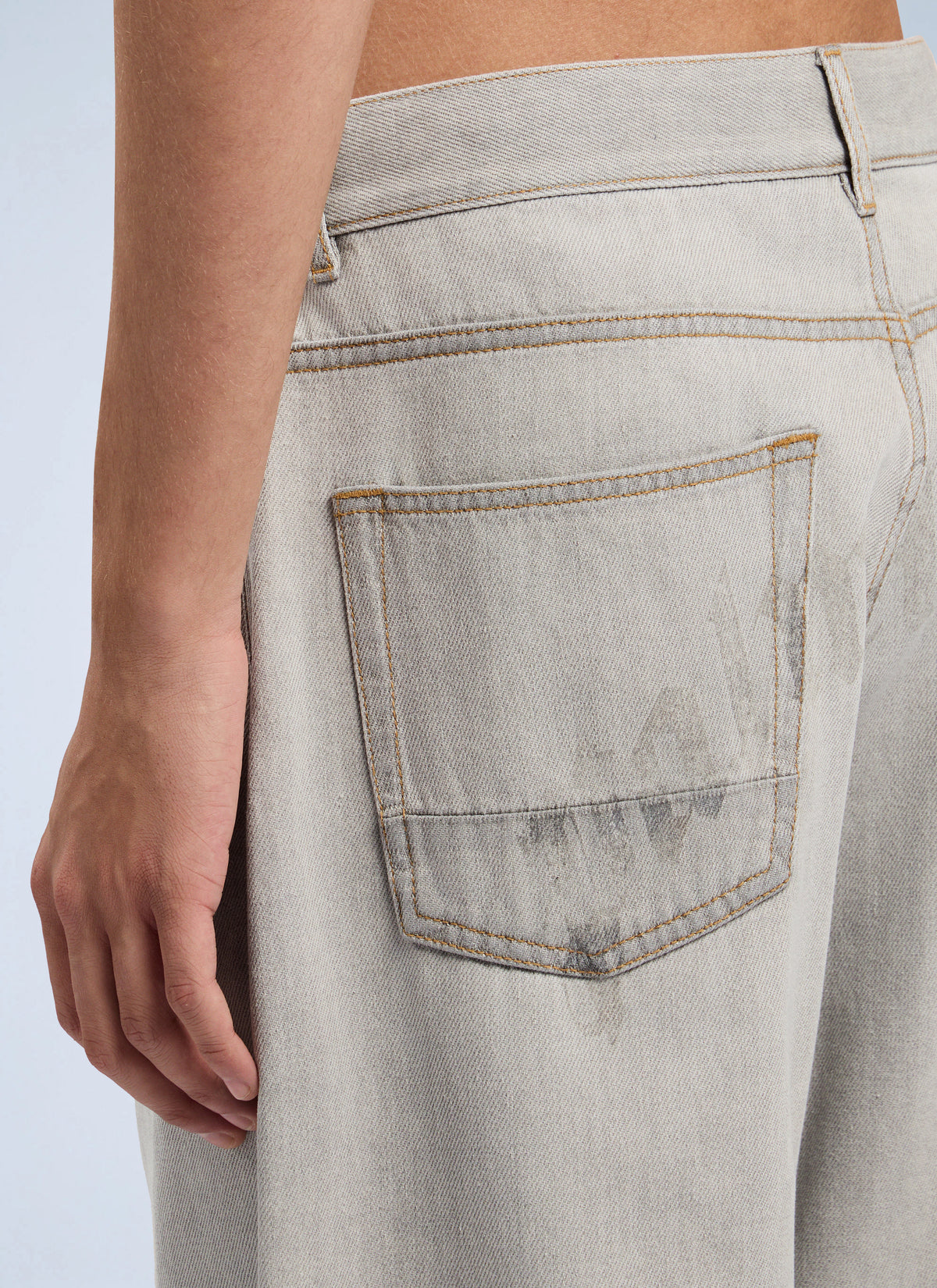 Palm Angels Men Curved Logo Loose Denim Pants PALM ANGELS