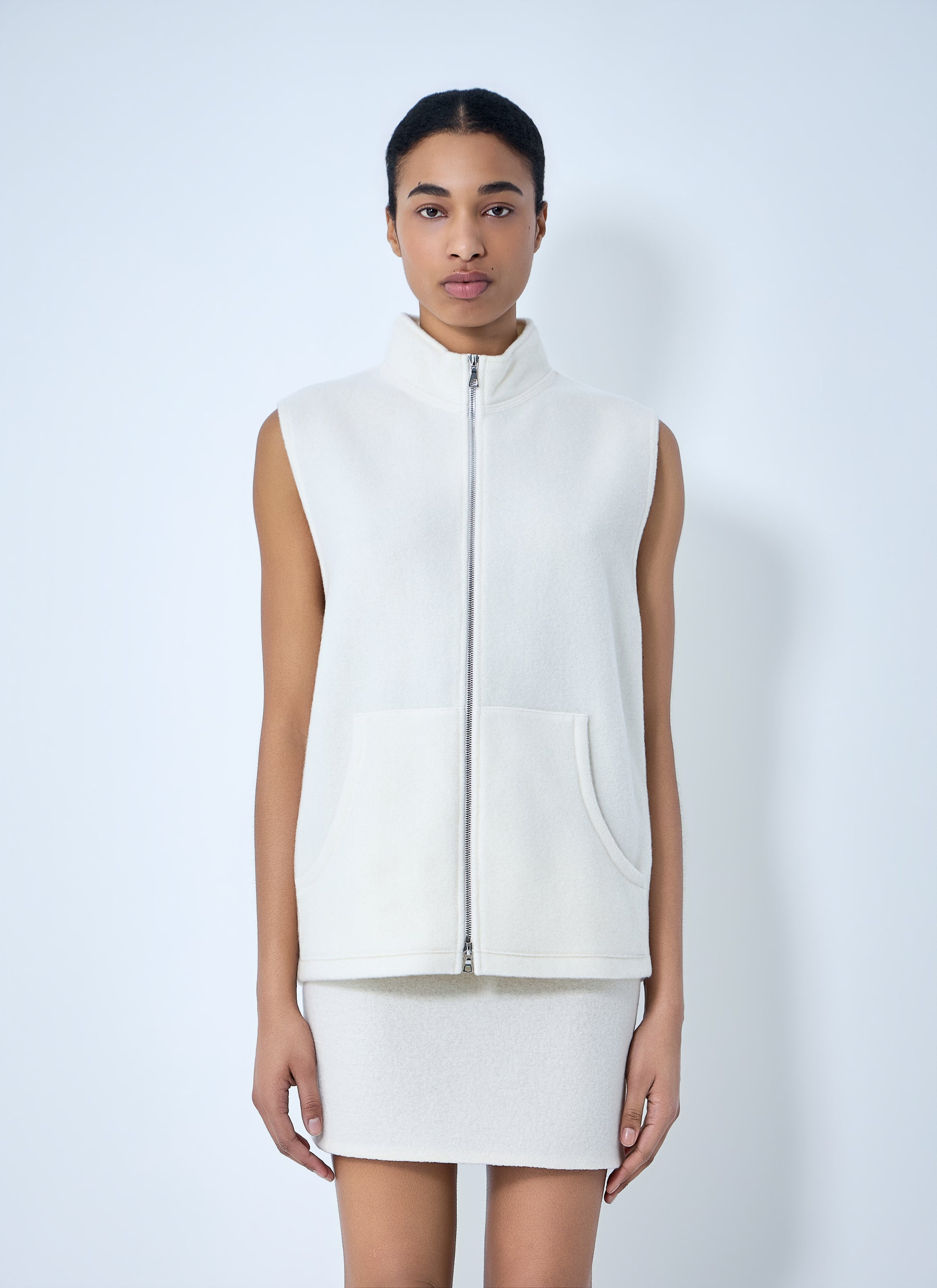 Rier Women Sleeveless Zip Vest RIER