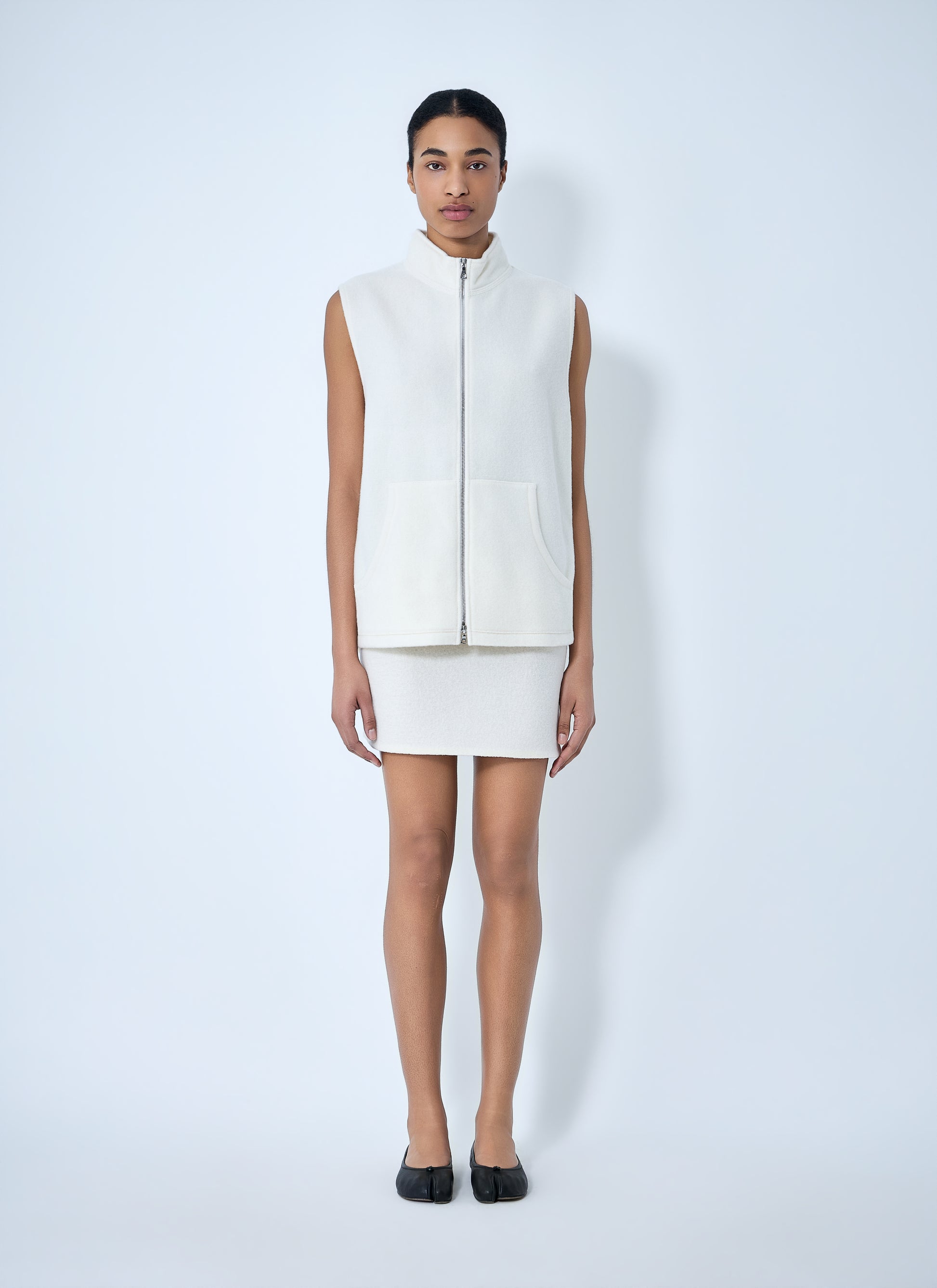 Rier Women Sleeveless Zip Vest RIER