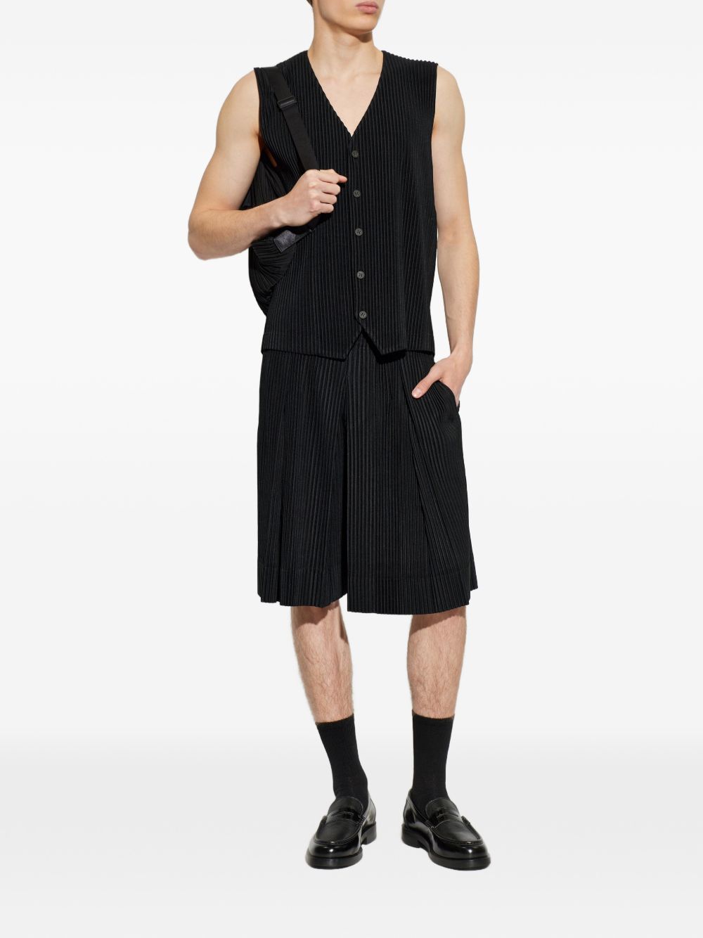 Homme Plisse' Issey Miyake Men Pleated V-Necked Vest HOMME PLISSE ISSEY MIYAKE