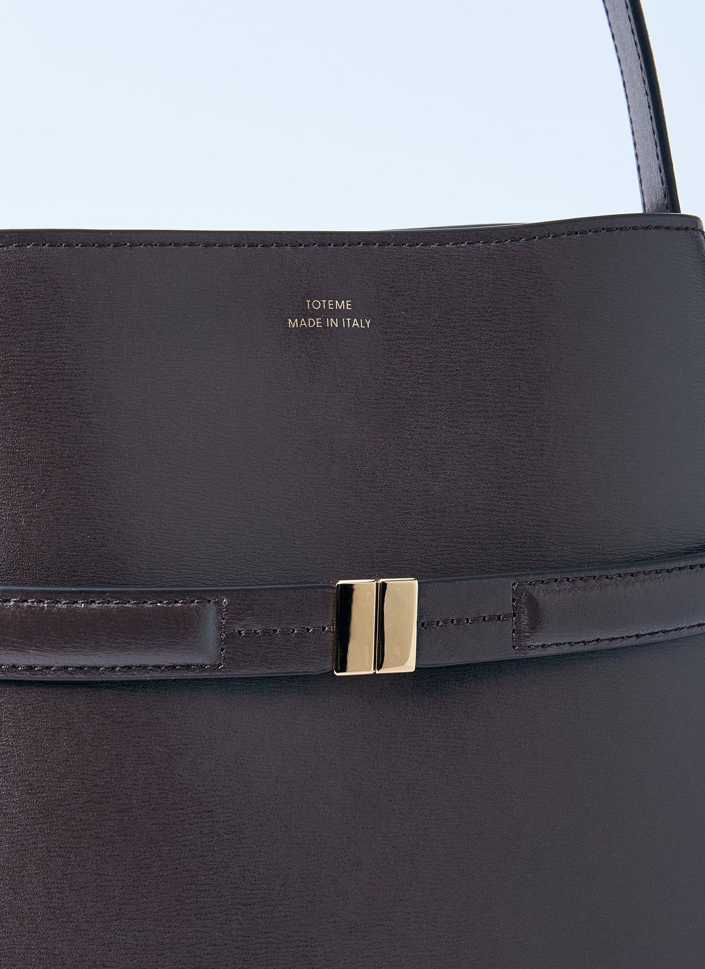 Toteme Women Belted Leather Bucket Bag TOTEME