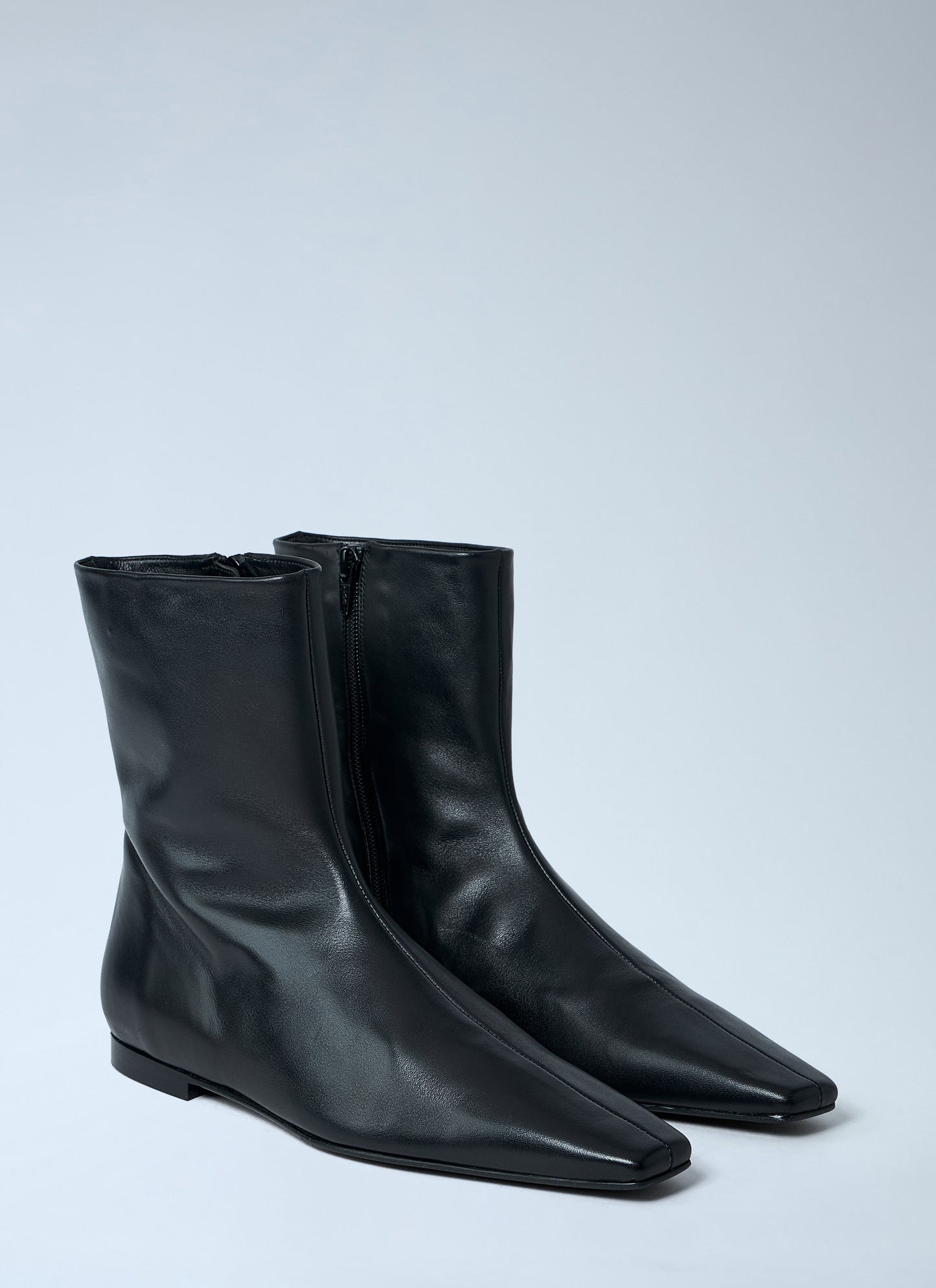 Toteme Women Zipped Leather Chelsea Boots TOTEME