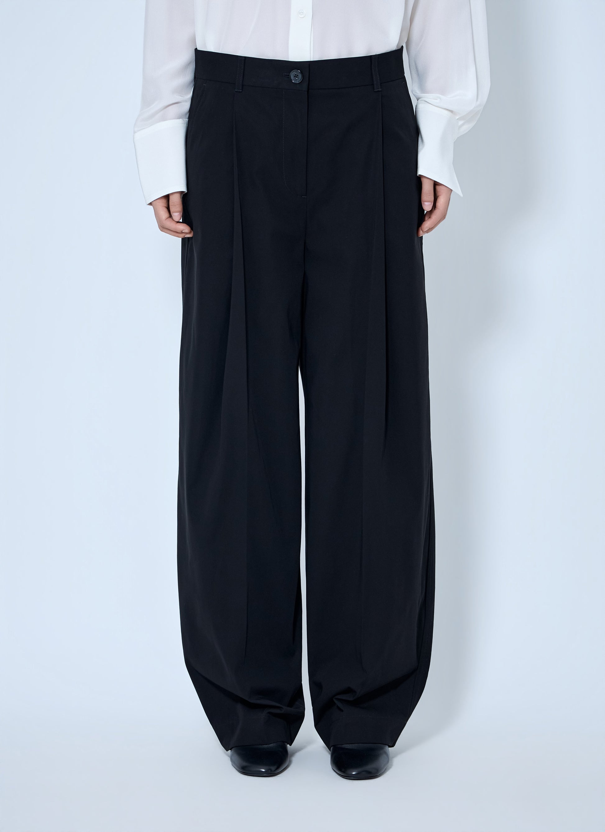 Toteme Women Single Pleat Cotton Trousers TOTEME