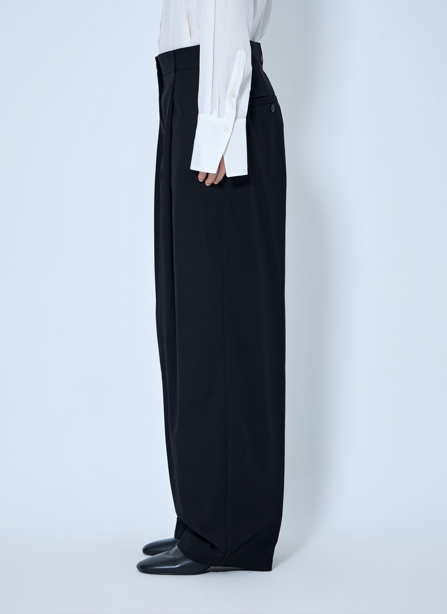 Toteme Women Single Pleat Cotton Trousers TOTEME