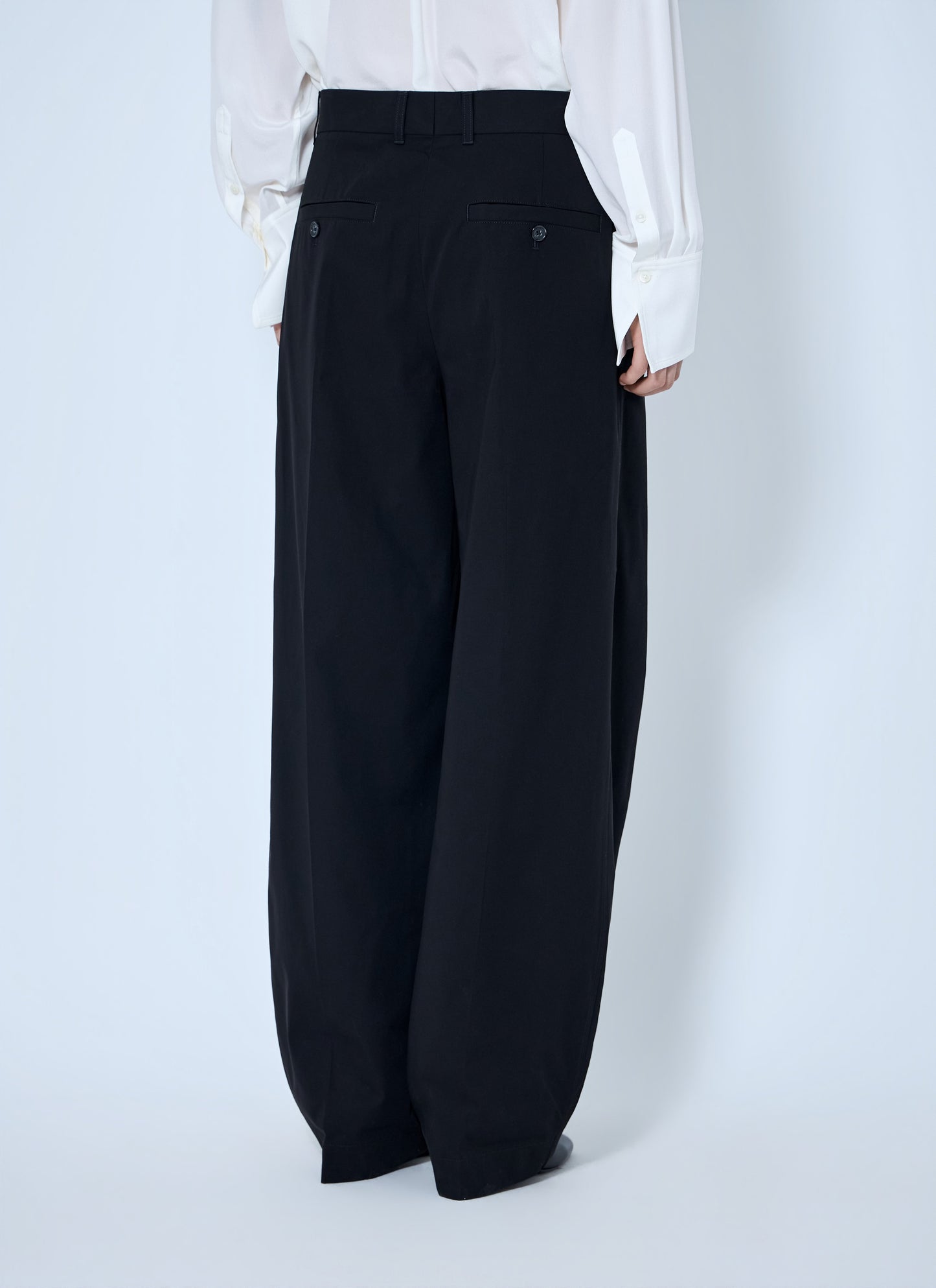 Toteme Women Single Pleat Cotton Trousers TOTEME