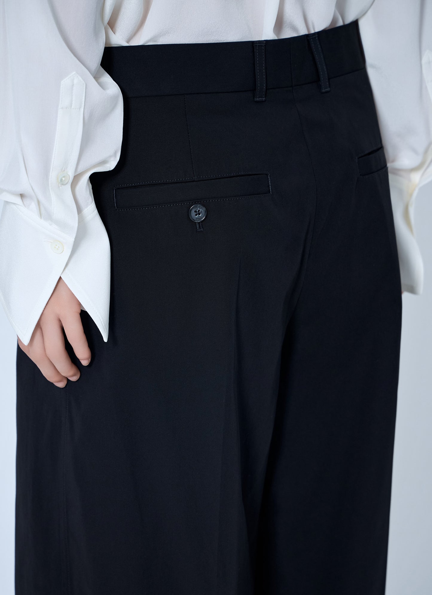 Toteme Women Single Pleat Cotton Trousers TOTEME